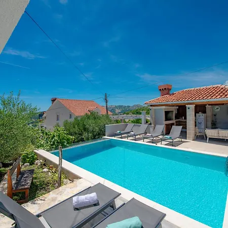 Nedia Retreat - Private Pool & Stunning Sea View Mlini
