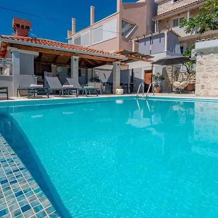 Semesterbostad Nedia Retreat - Private Pool & Stunning Sea View *