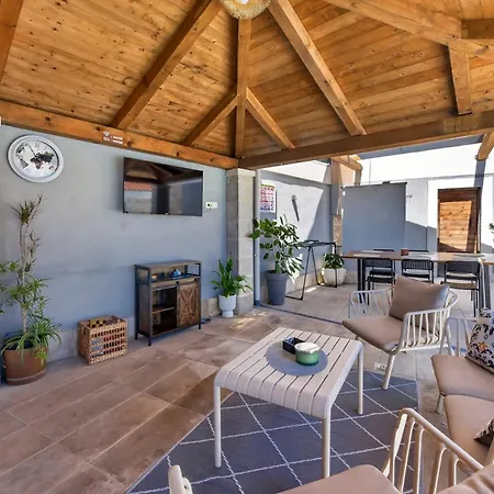 Nedia Retreat - Private Pool & Stunning Sea View Semesterbostad Mlini