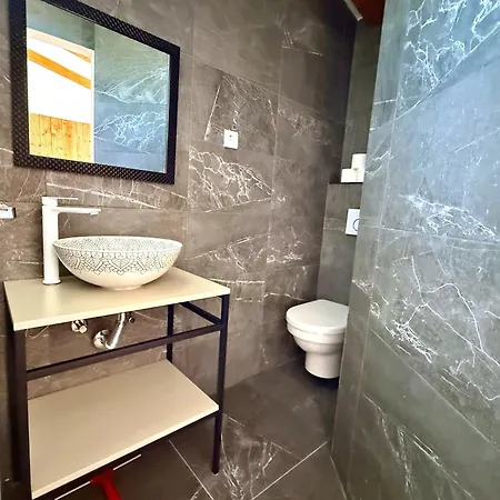بيت للعطل Nedia Retreat - Private Pool & Stunning Sea View *