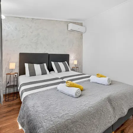 Nedia Retreat - Private Pool & Stunning Sea View Semesterbostad *