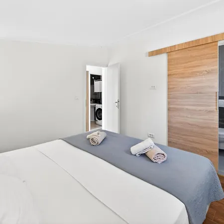 Semesterbostad Nedia Retreat - Private Pool & Stunning Sea View *