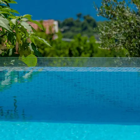 Nedia Retreat - Private Pool & Stunning Sea View بيت للعطل